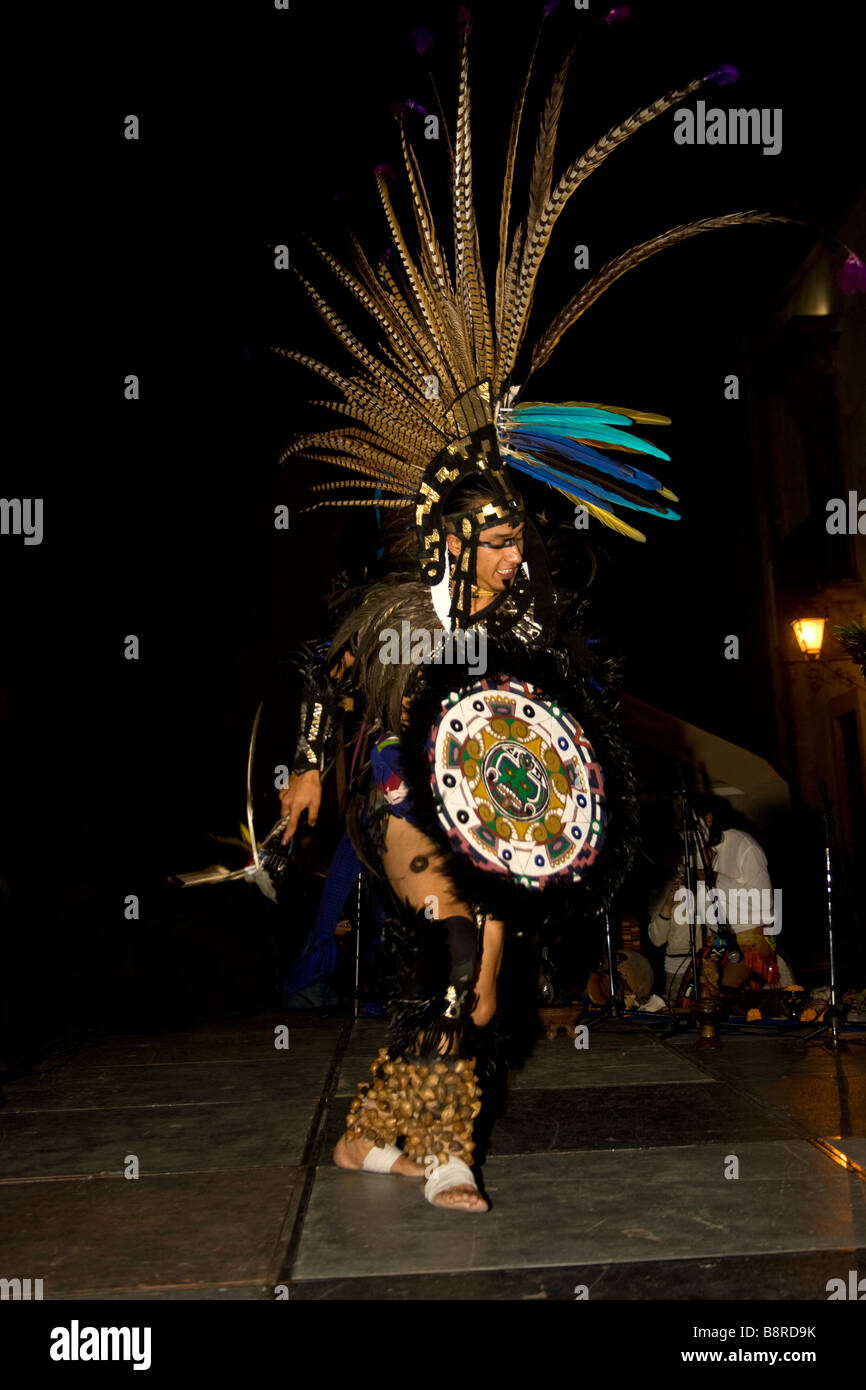 Aztec dancer hi-res stock photography and images - Alamy