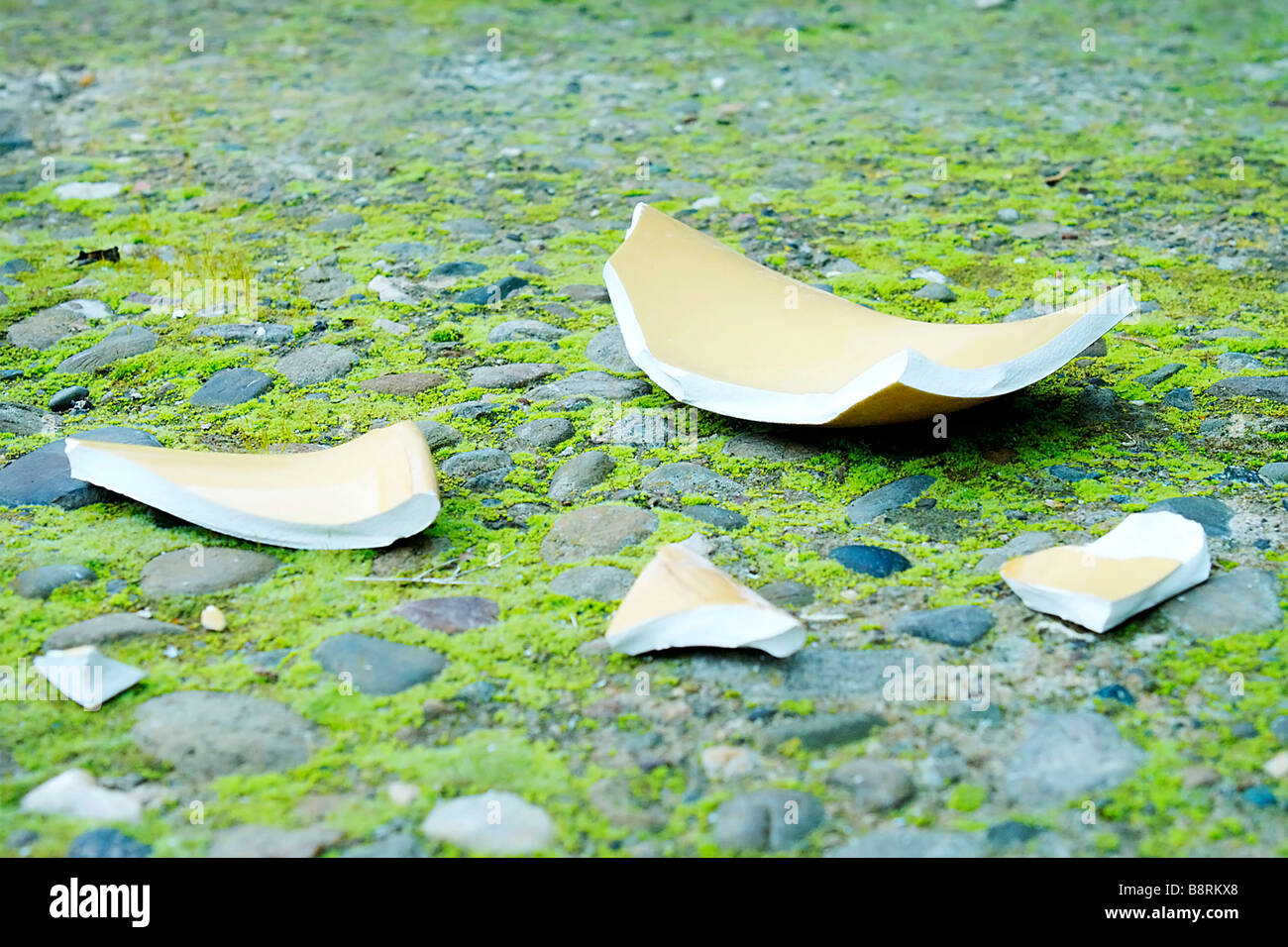 Broken pottery hi-res stock photography and images - Alamy