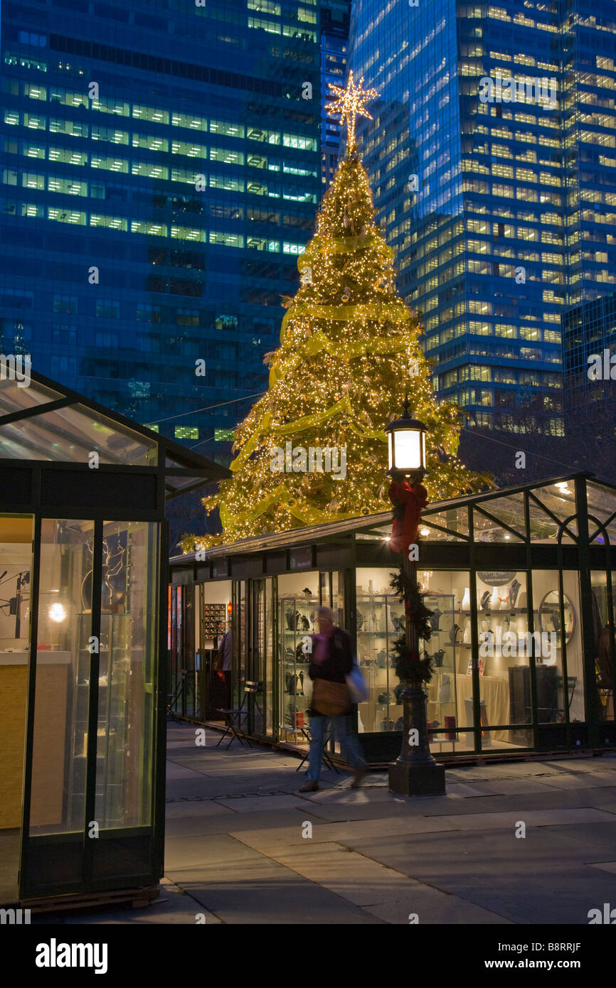 Holiday Christmas Market in Bryant Park, NYC Stock Photo Alamy