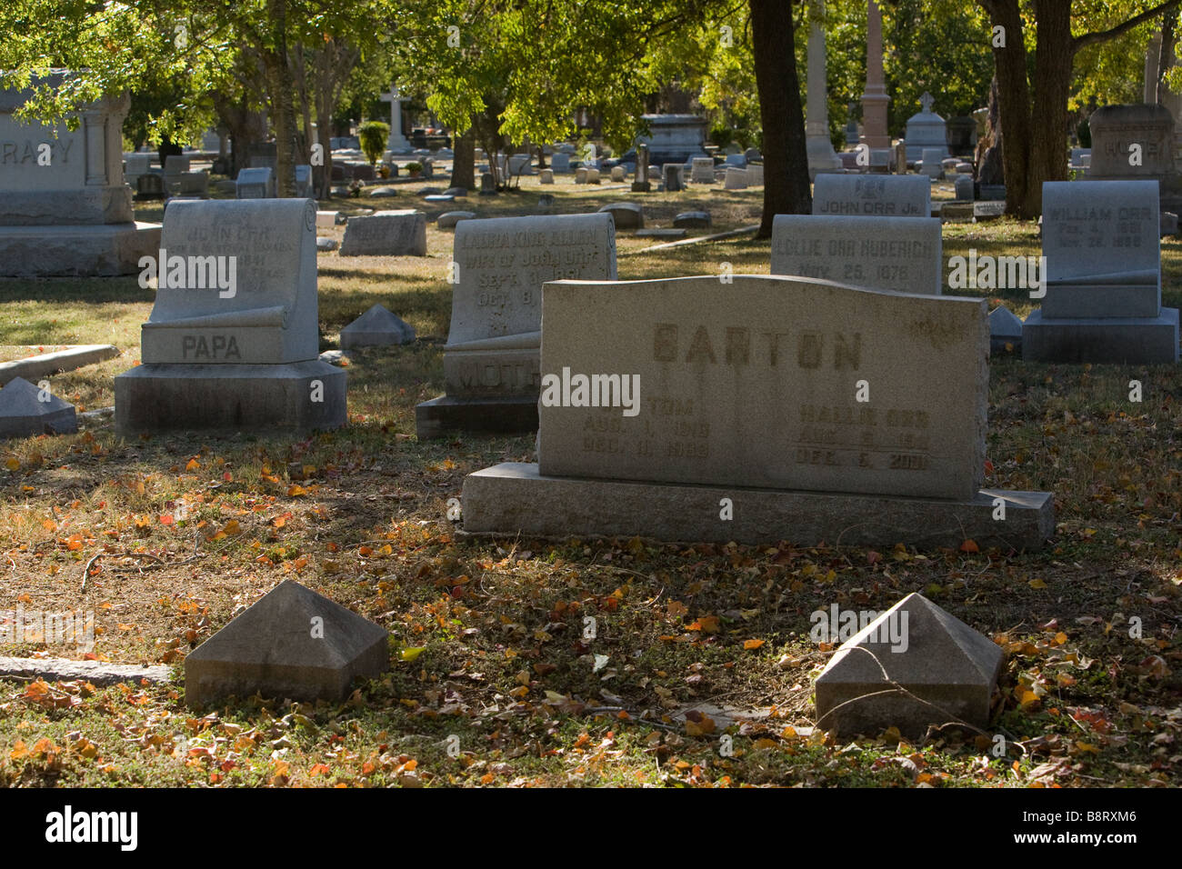 Oakwood cemetery hi-res stock photography and images - Alamy