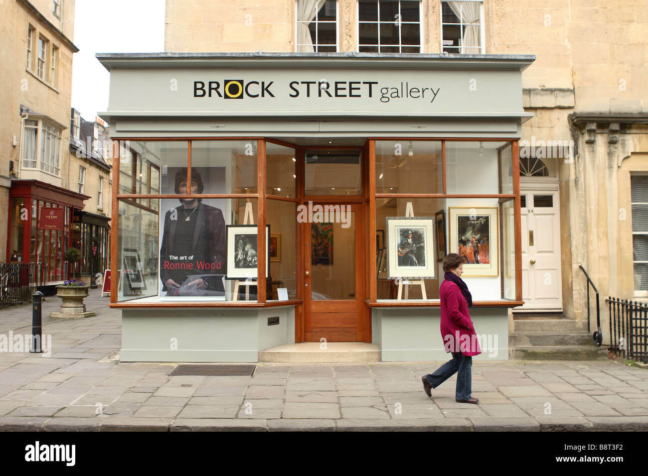 Bath England the Brock Street Gallery sells paintings and art works this exhibition shows work by artist Keith Richards Stock Photo