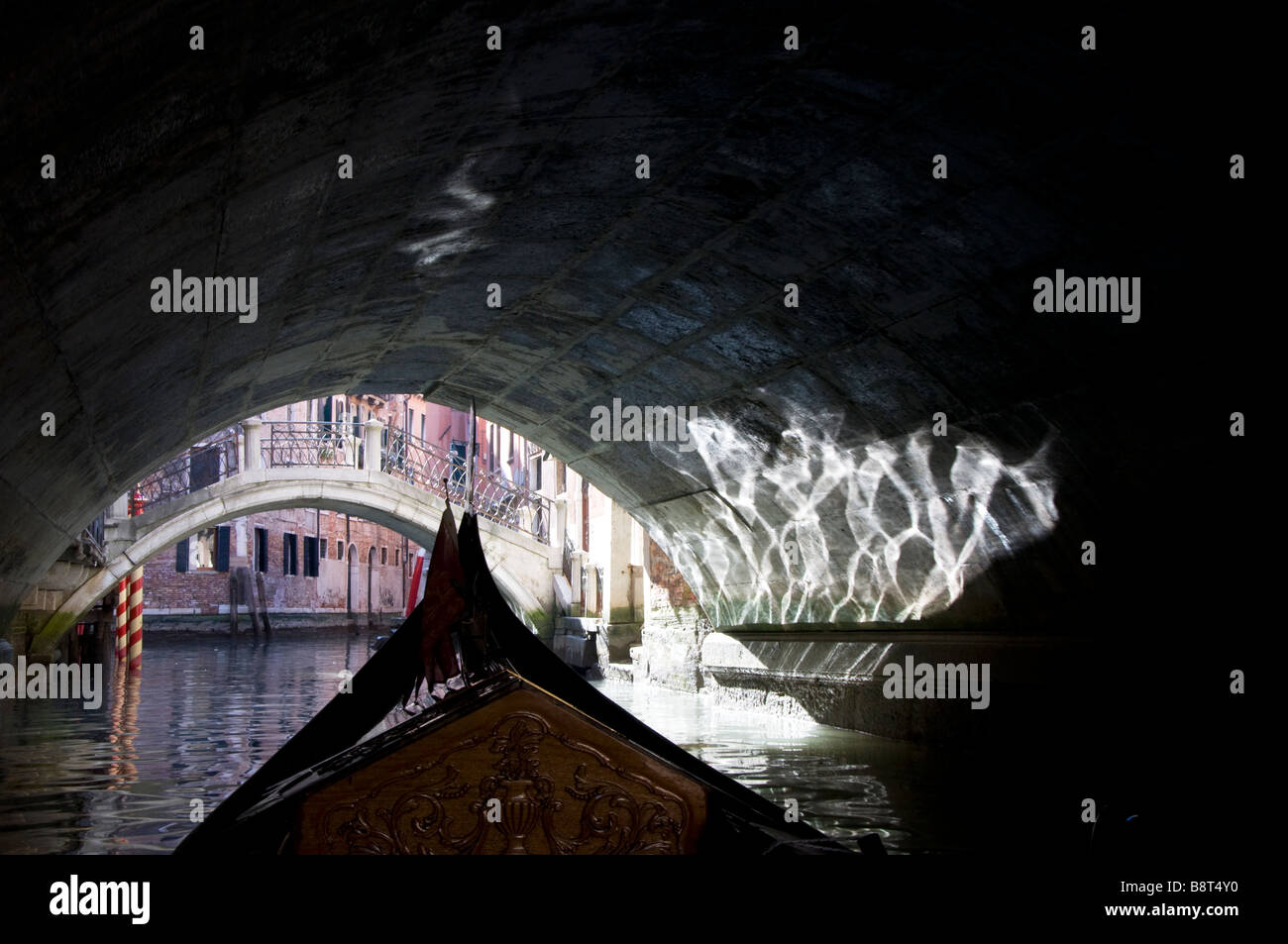 Underside of a canal bridge hi-res stock photography and images - Alamy