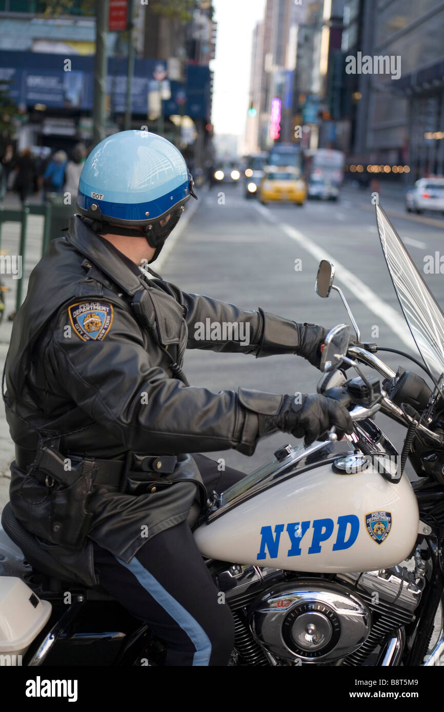 NYPD cop on motorbike Stock Photo - Alamy