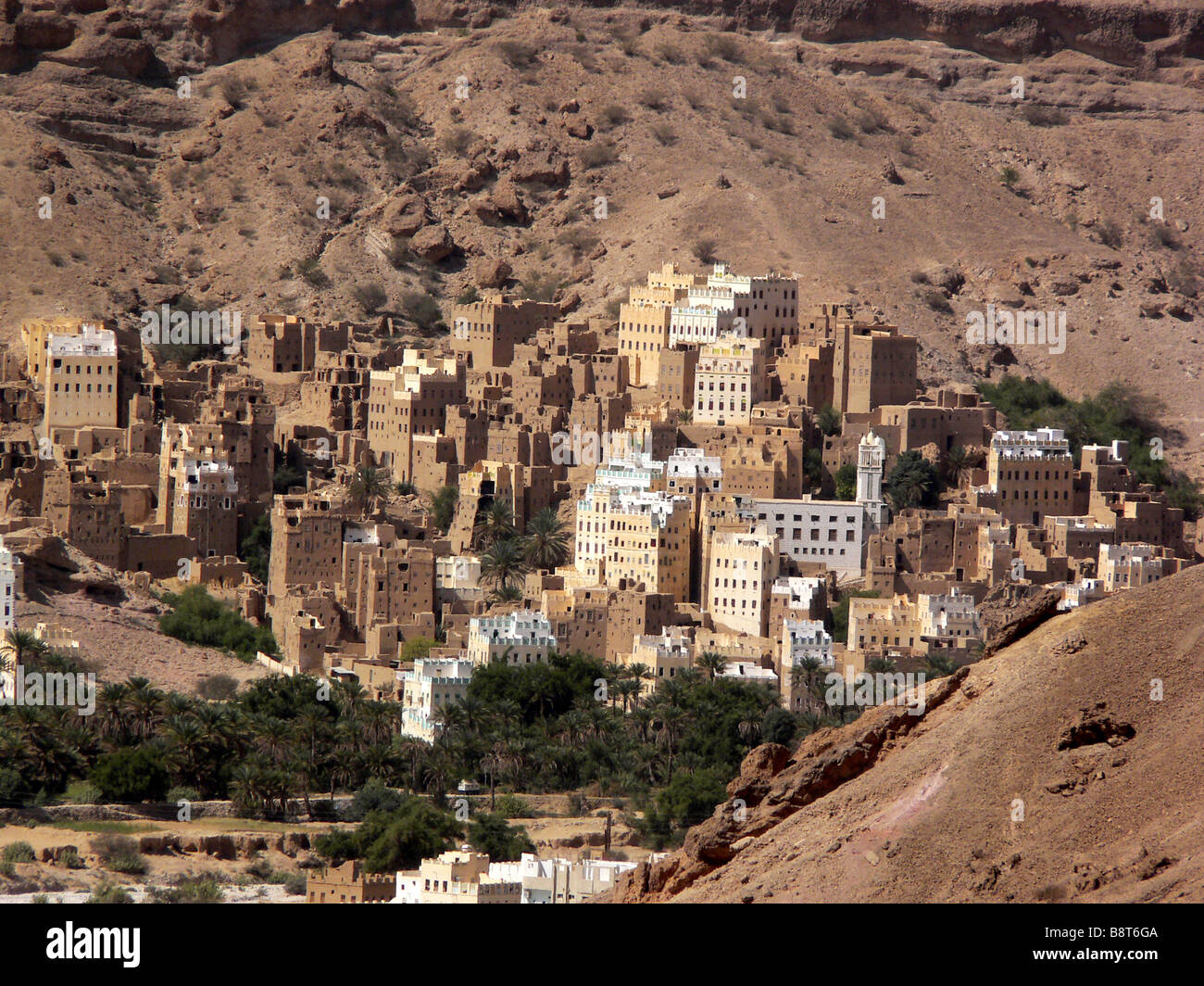 mud houses of Wadi Doan, Yemen, Hadramaut Stock Photo