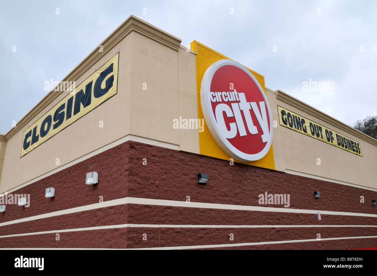 Circuit City, a large electronics store chain in the USA went out of business after 60 years.  Photo by Darrell Young. Stock Photo