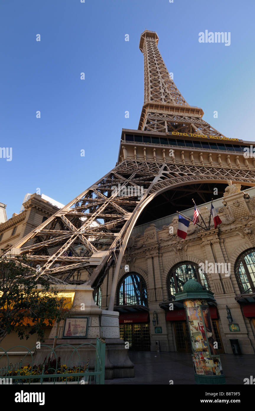 1,489 Las Vegas Replica Eiffel Tower Stock Photos, High-Res Pictures, and  Images - Getty Images