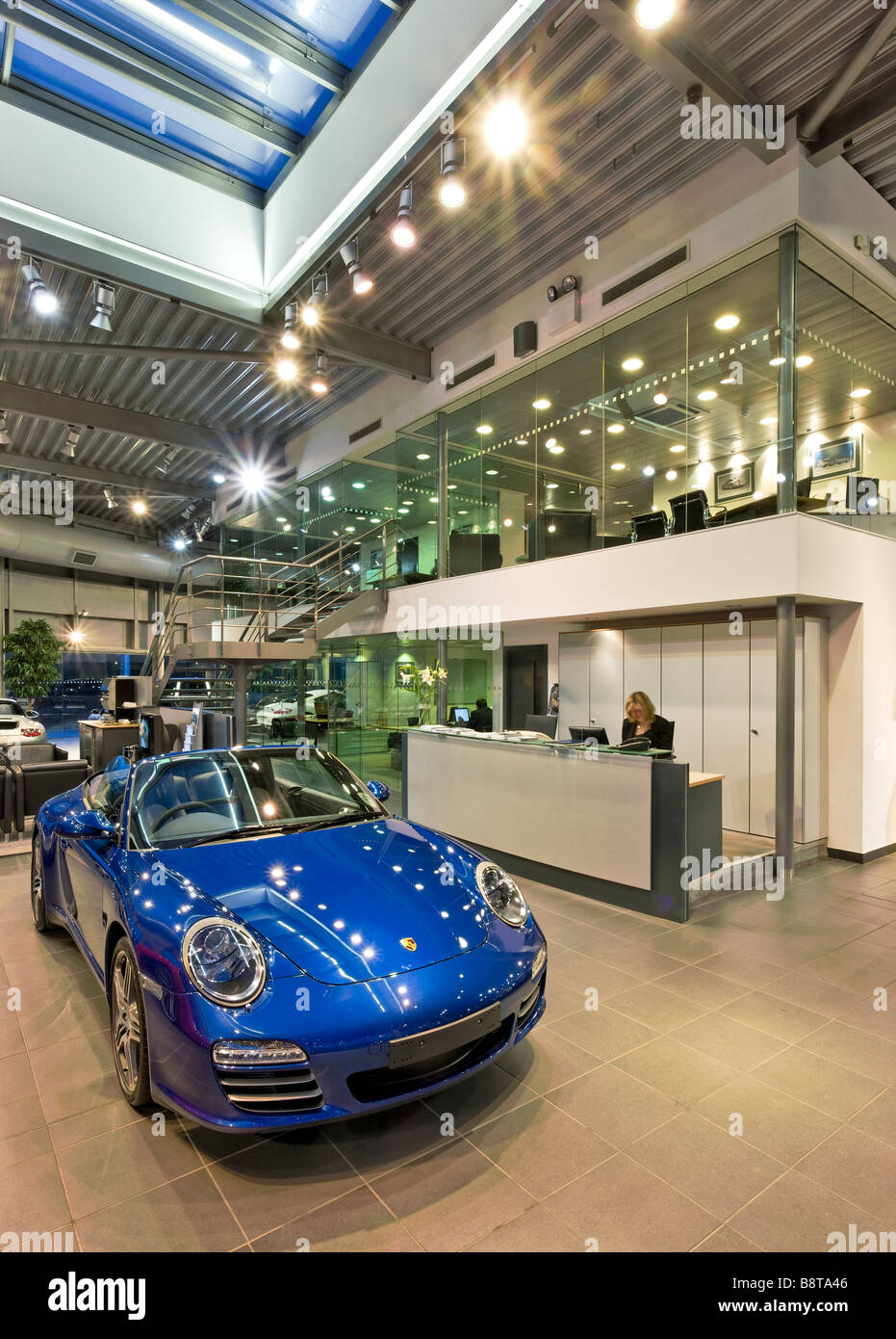 Porsche Interior & Entertainment - Porsche Middle East