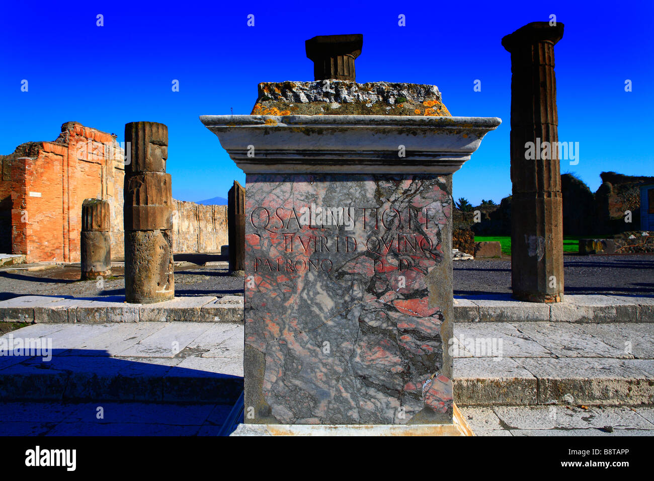 Casts Of Bodies Of Pompeii Hi-res Stock Photography And Images - Alamy