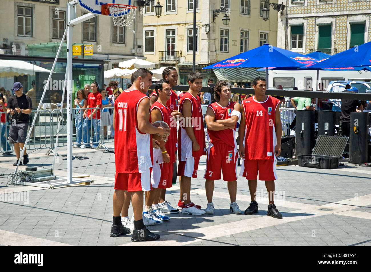Famous Portuguese basketball players being photographed in Rossio