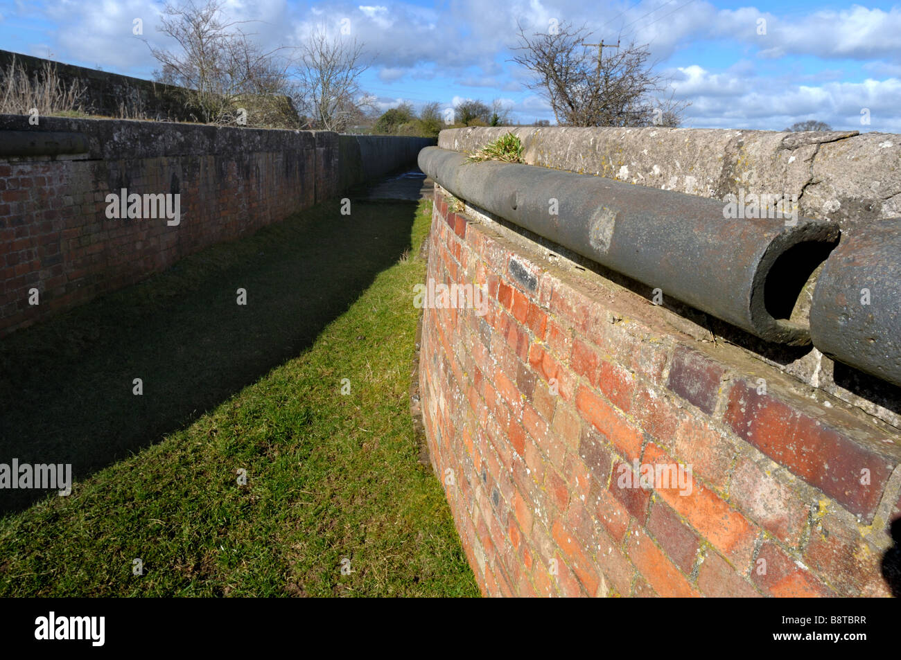 Thomas Telford cast iron aqueduct at Longdon on Tern Shropshire Stock Photo Alamy