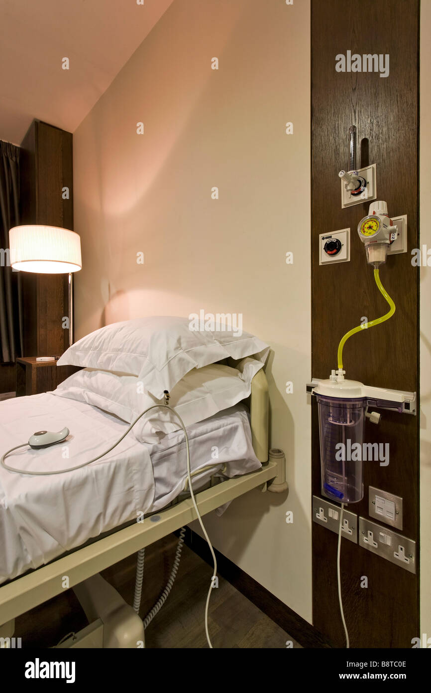 HPLM hospital room and consulting room designed by Foster and Partners