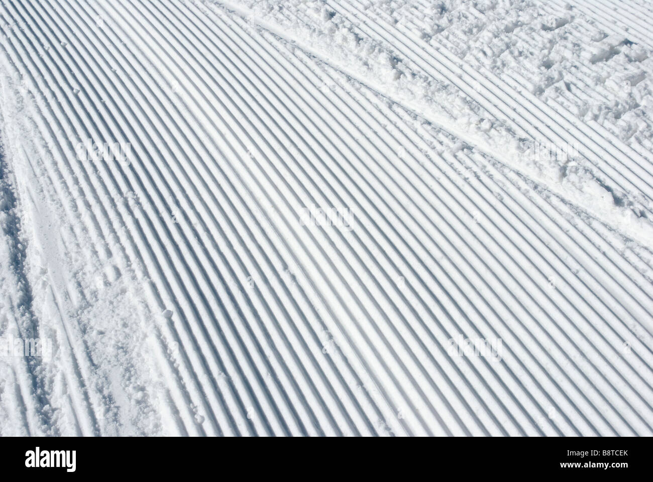 Piste lines hi-res stock photography and images - Alamy