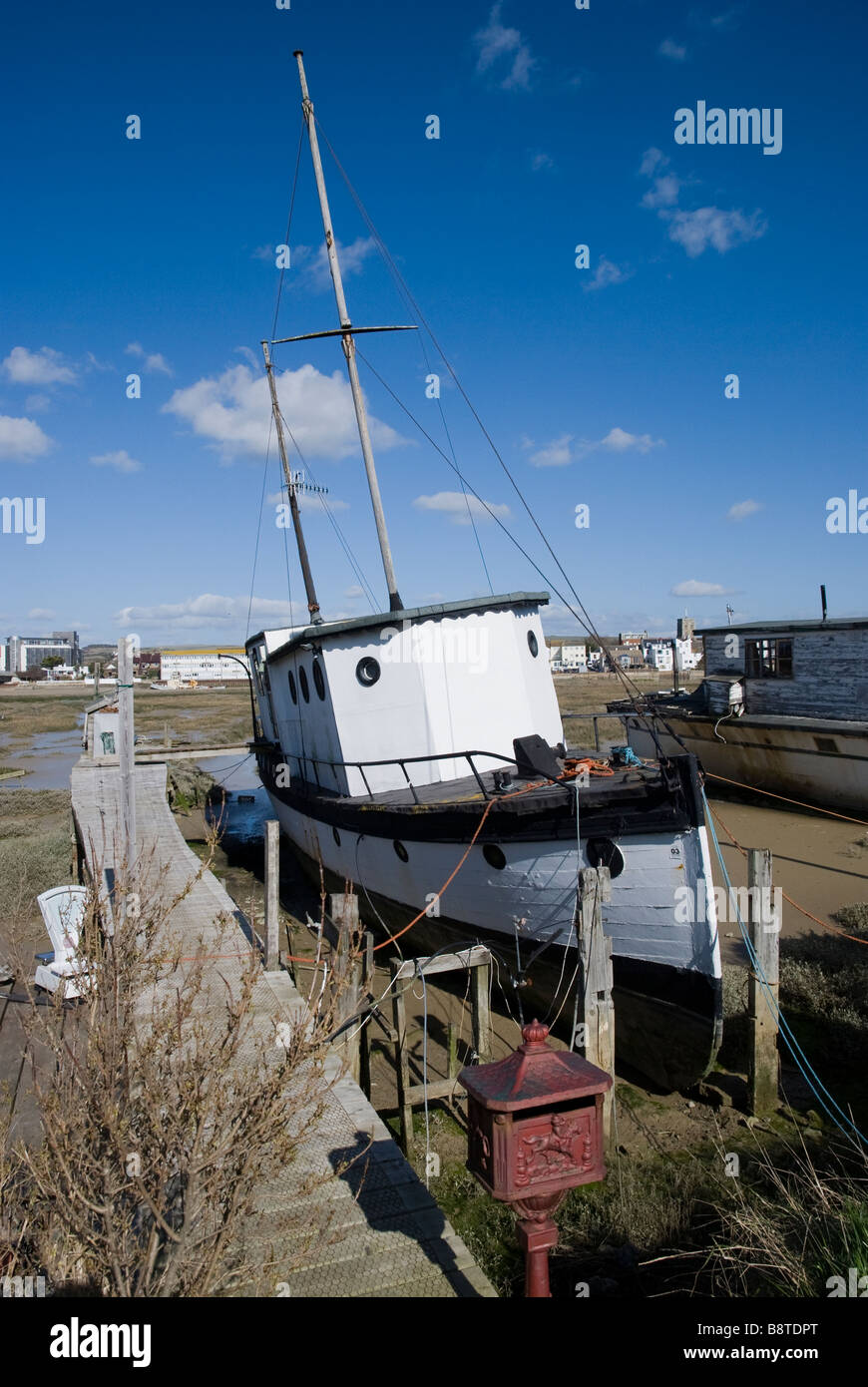 A houseboat at Shoreham Beach Stock Photo Alamy