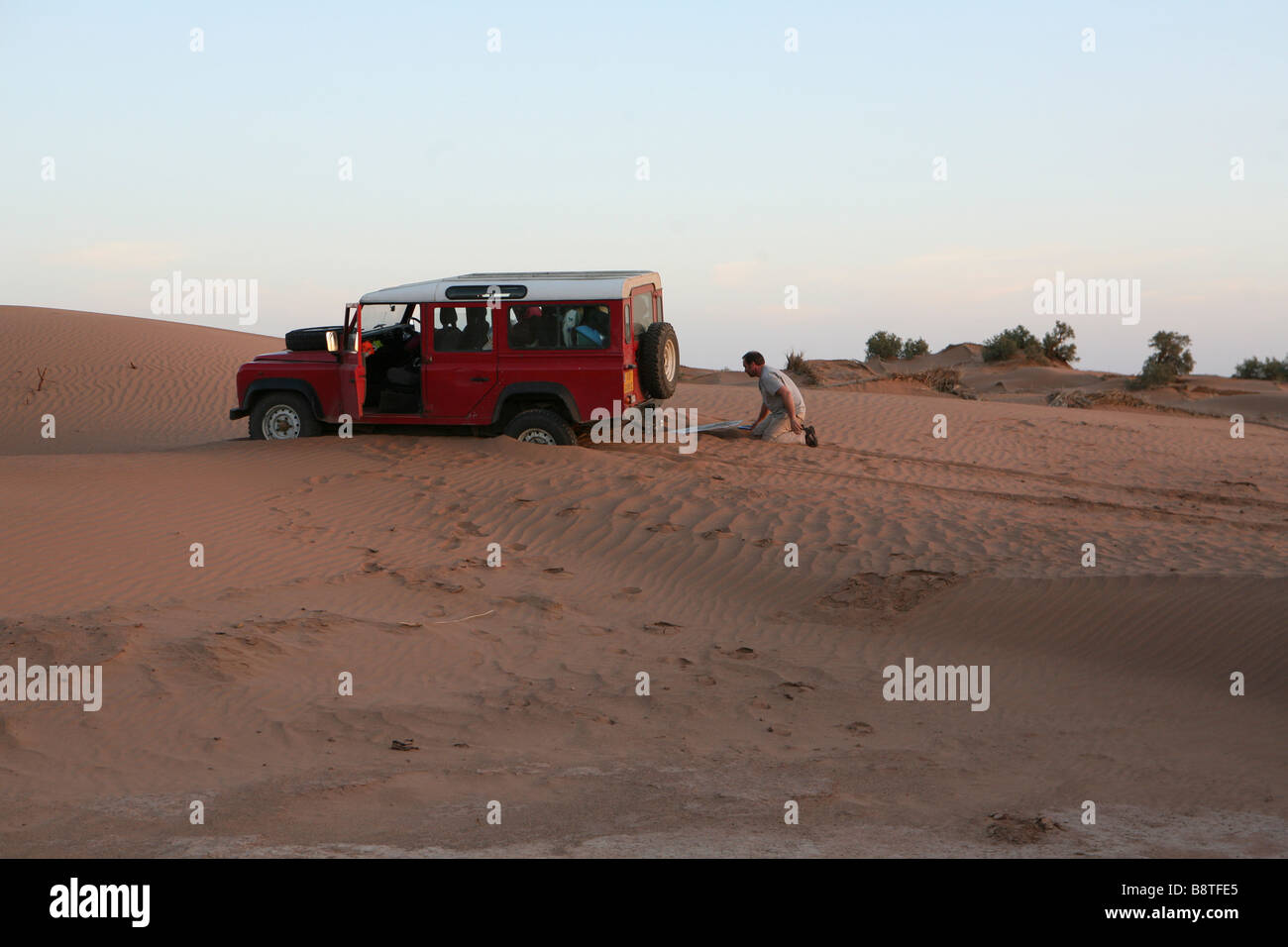 Car stuck sand dune hires stock photography and images Alamy