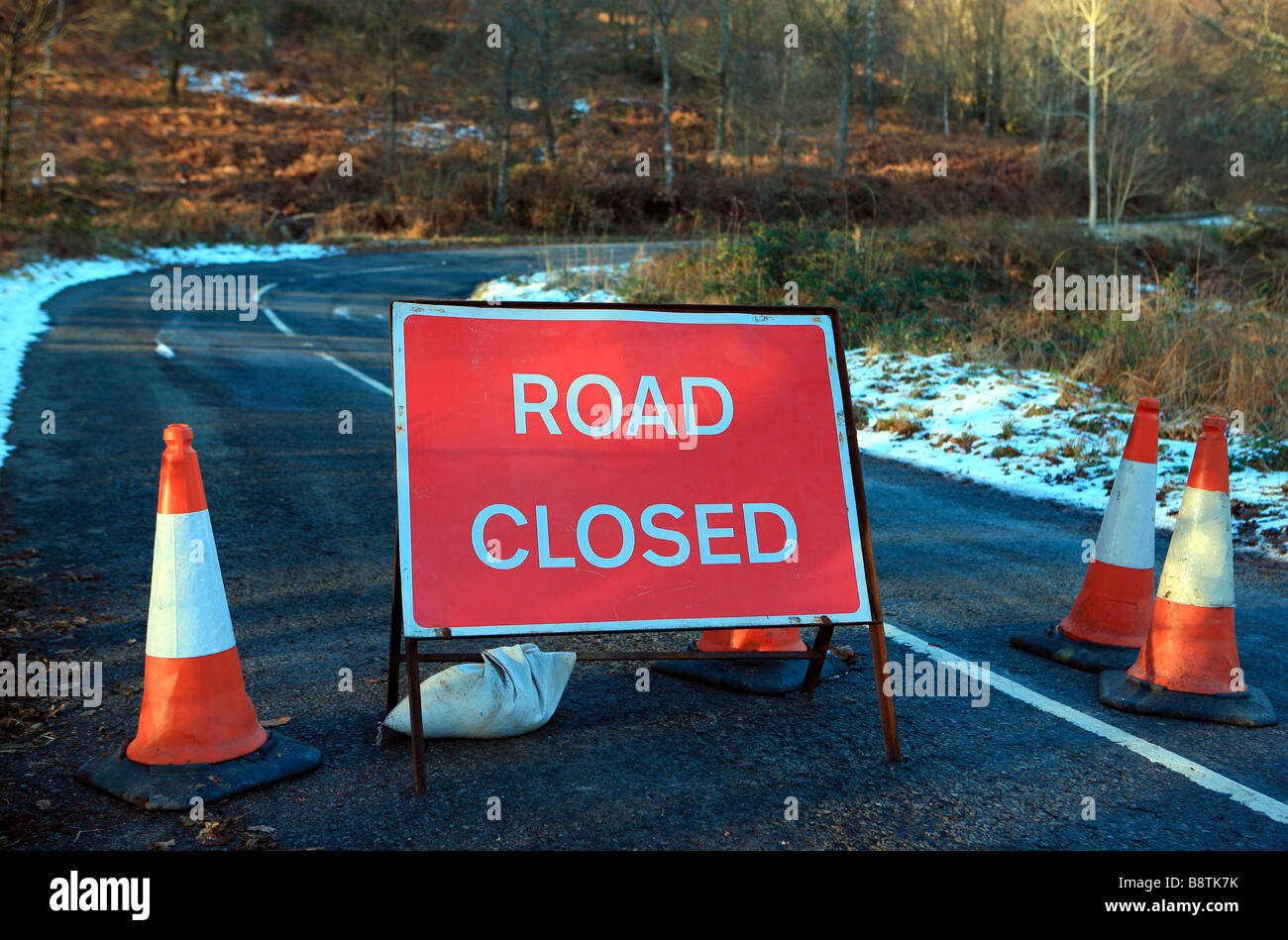 Road closed sign Stock Photo