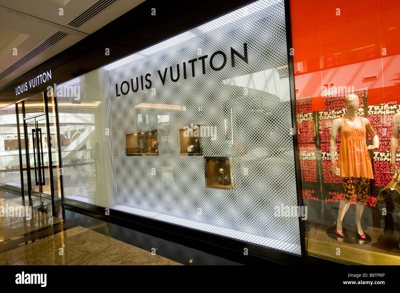 Louis Vuitton Boutique in Dubai Shopping Mall Editorial Photography - Image  of goods, clothes: 237485352
