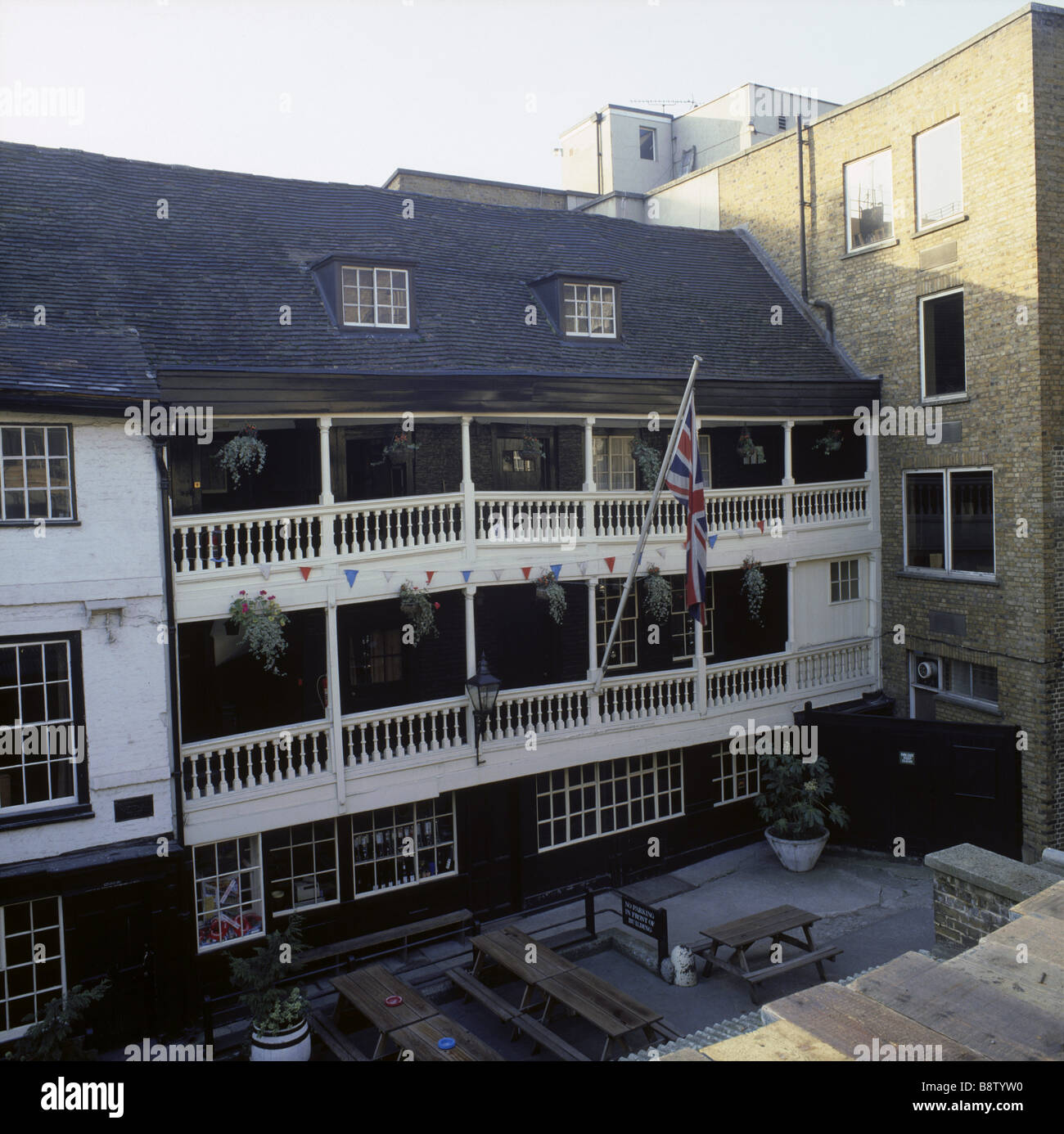 George Inn exterior built 1677 the only remaining galleried inn in London Stock Photo