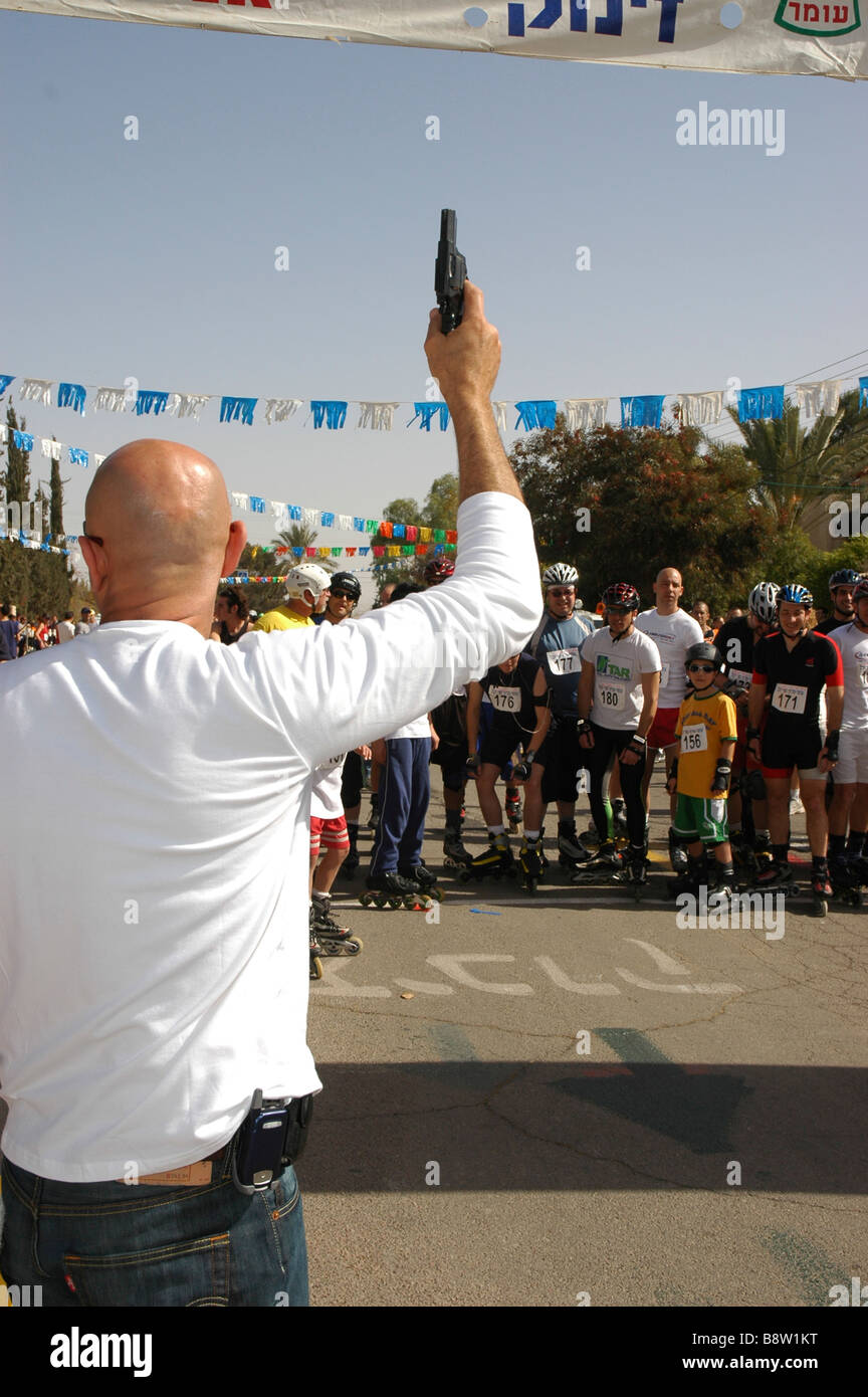 Start race pistol hires stock photography and images Alamy