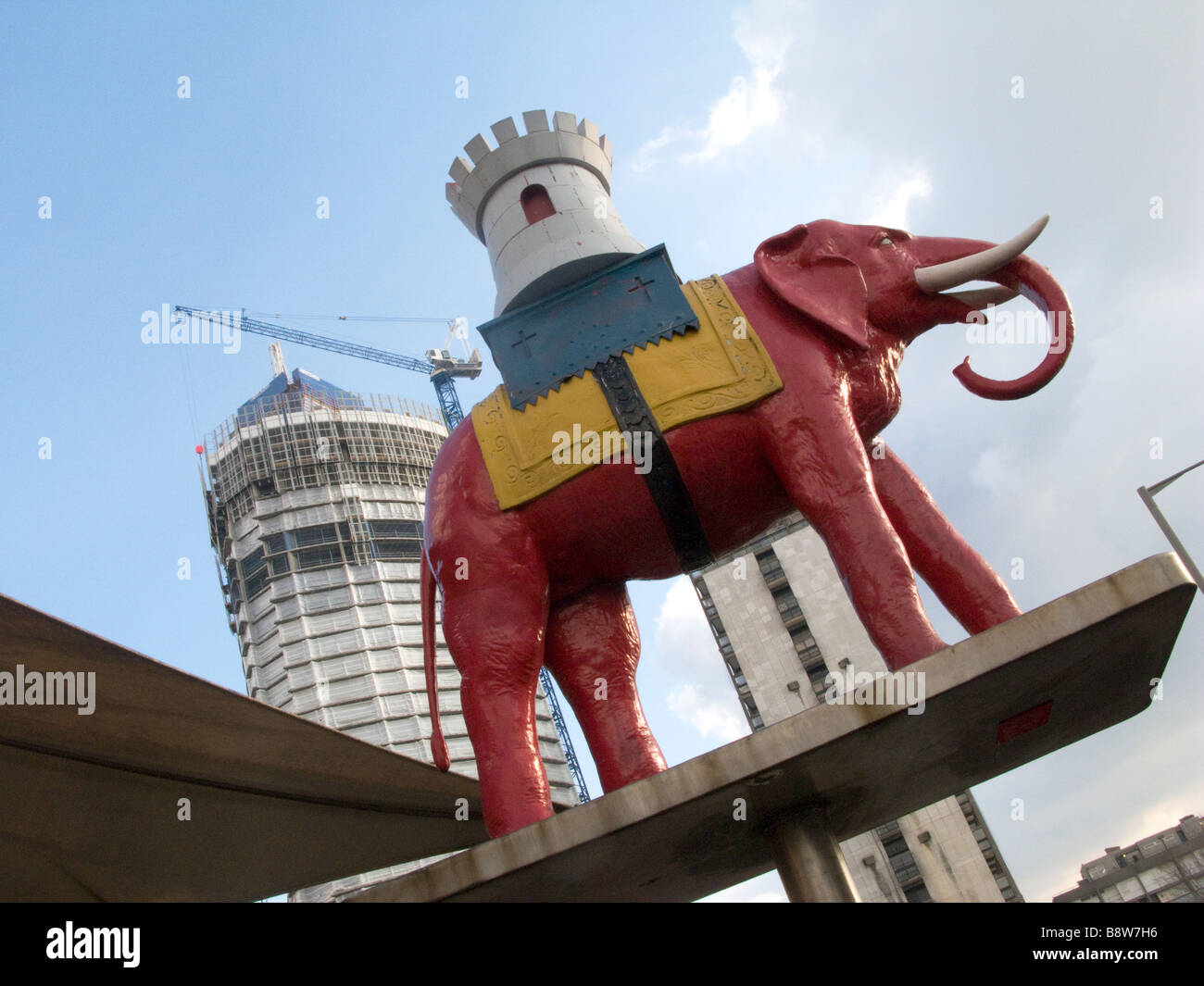Elephant castle statue elephant castle hires stock photography and