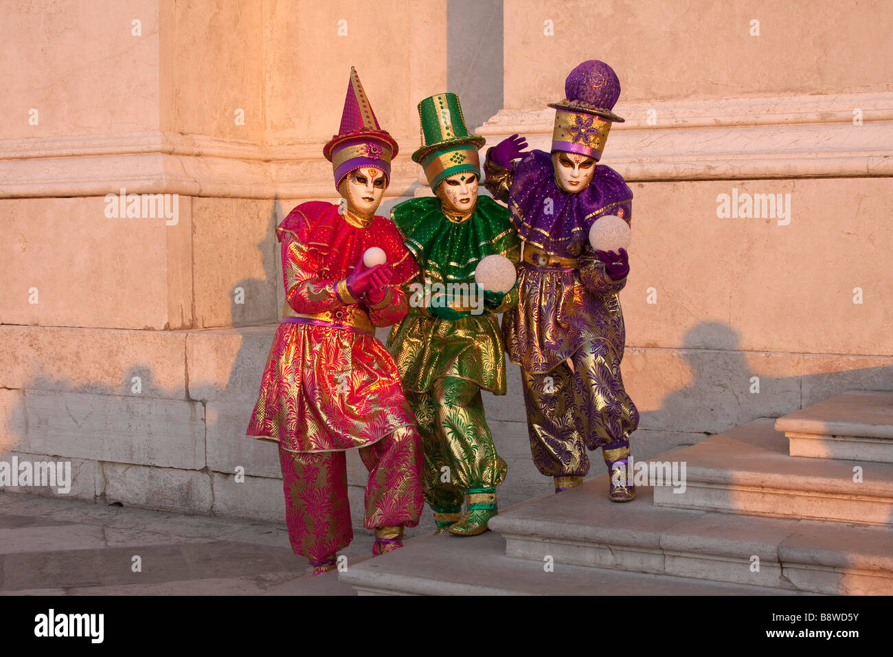 Venice carnival figures italy hi-res stock photography and images - Alamy
