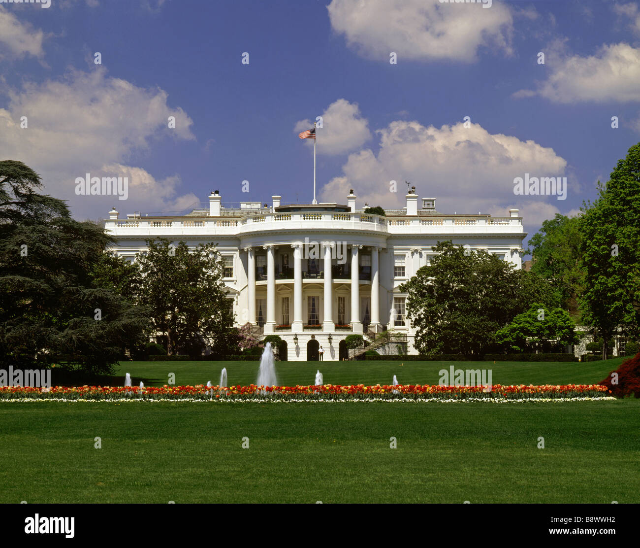 Back of the white house washington hi-res stock photography and images ...