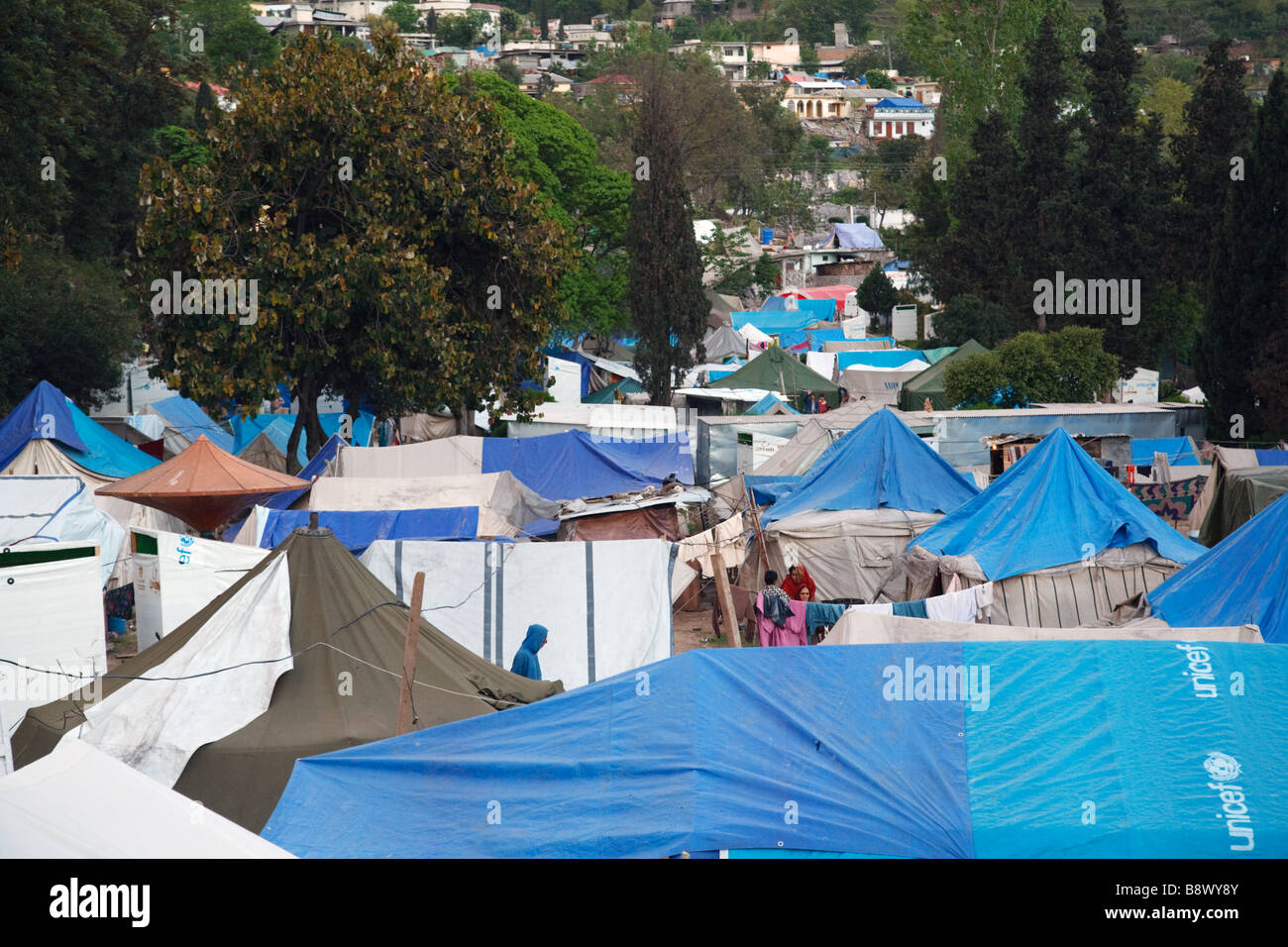 Overview of a tent camp for the Kashmir 2005 earthquake survivors in Muzaffarabad, Pakistan in April 2006 Stock Photo
