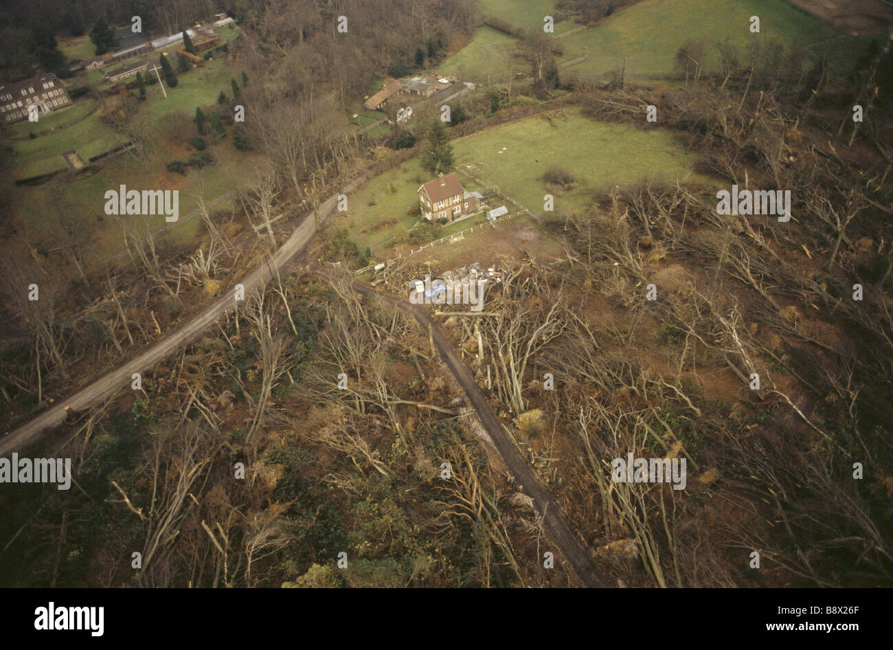 Sevenoaks Aerial 1987 Hi res Stock Photography And Images Alamy sevenoaks-aerial-1987-hi-res-stock-photography-and-images-alamy