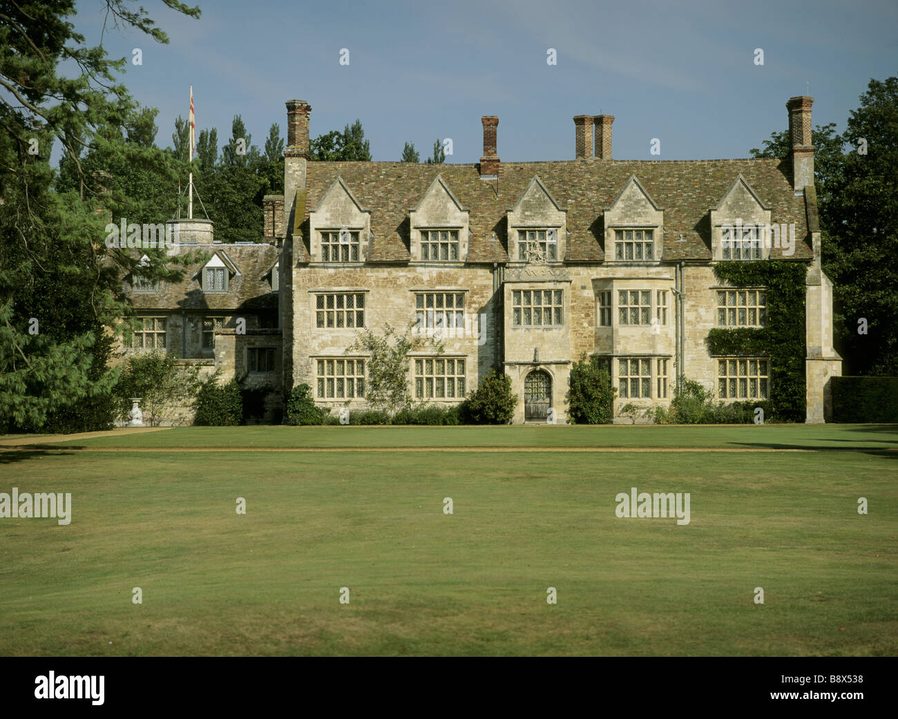 Exteriors country porch domestic hi-res stock photography and images ...