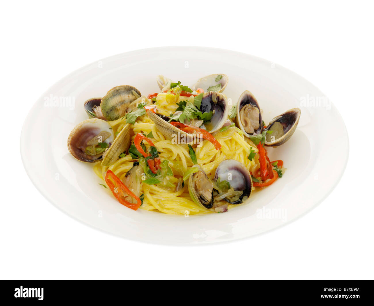Fresh Clams with Spaghetti and Chilli Stock Photo Alamy