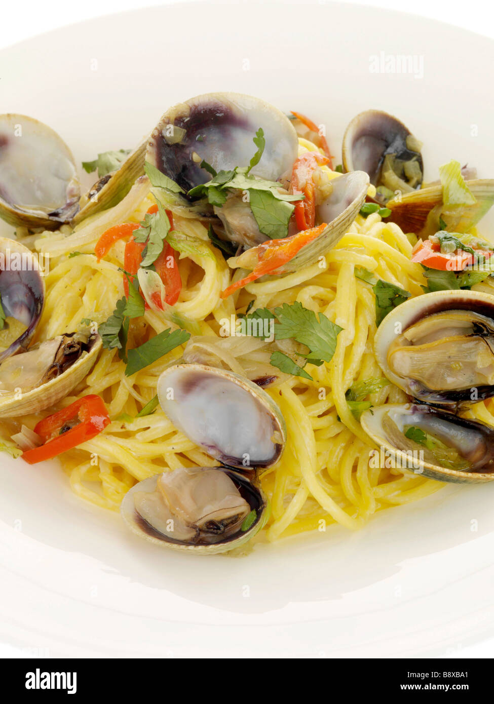 Fresh Clams with Spaghetti and Chilli Stock Photo Alamy