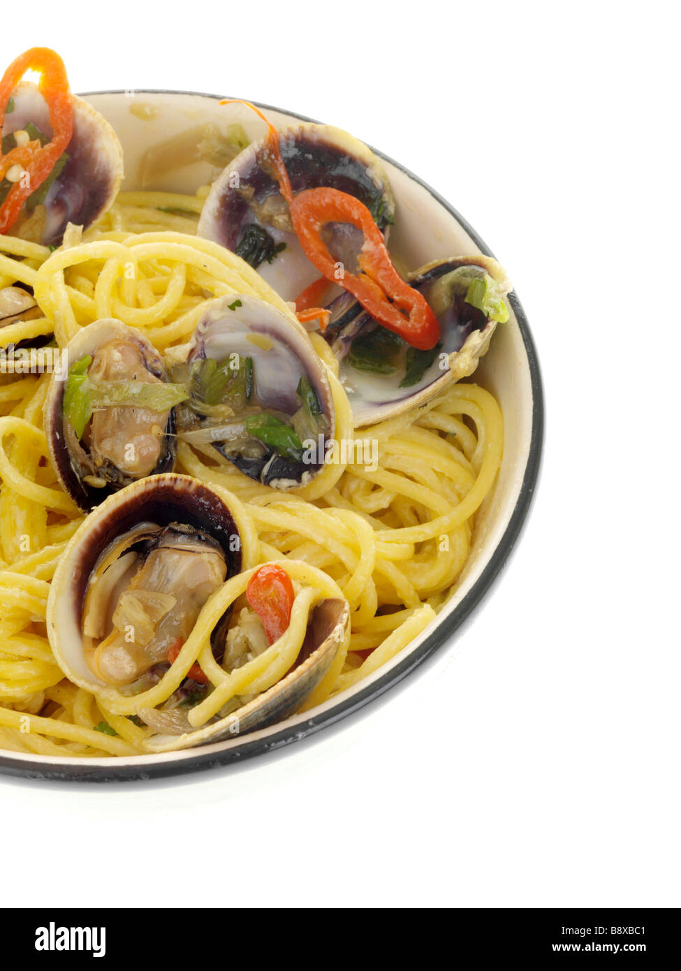 Fresh Clams with Spaghetti and Chilli Stock Photo Alamy