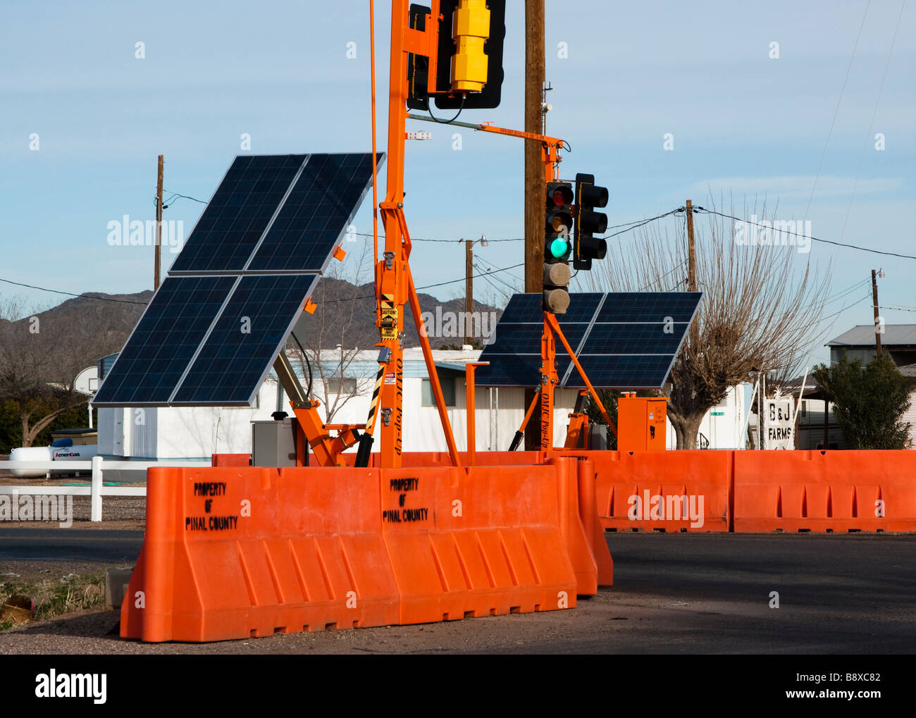 Solar powered street light hires stock photography and images Alamy