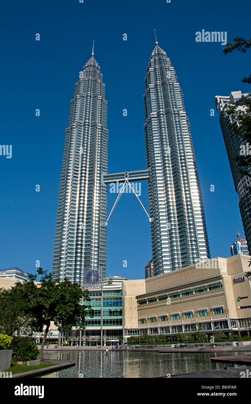 Petronas Twin Towers Malaysia Kuala Lumpur City Centre Klcc Jalam Ampang Stock Photo Alamy