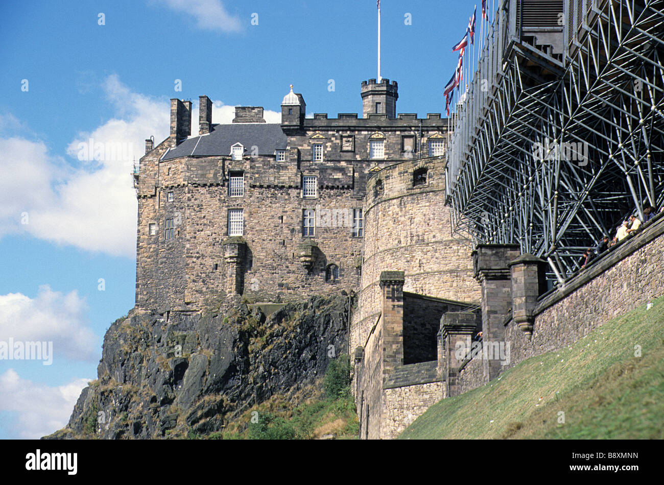 Half moon battery edinburgh castle hi-res stock photography and images ...
