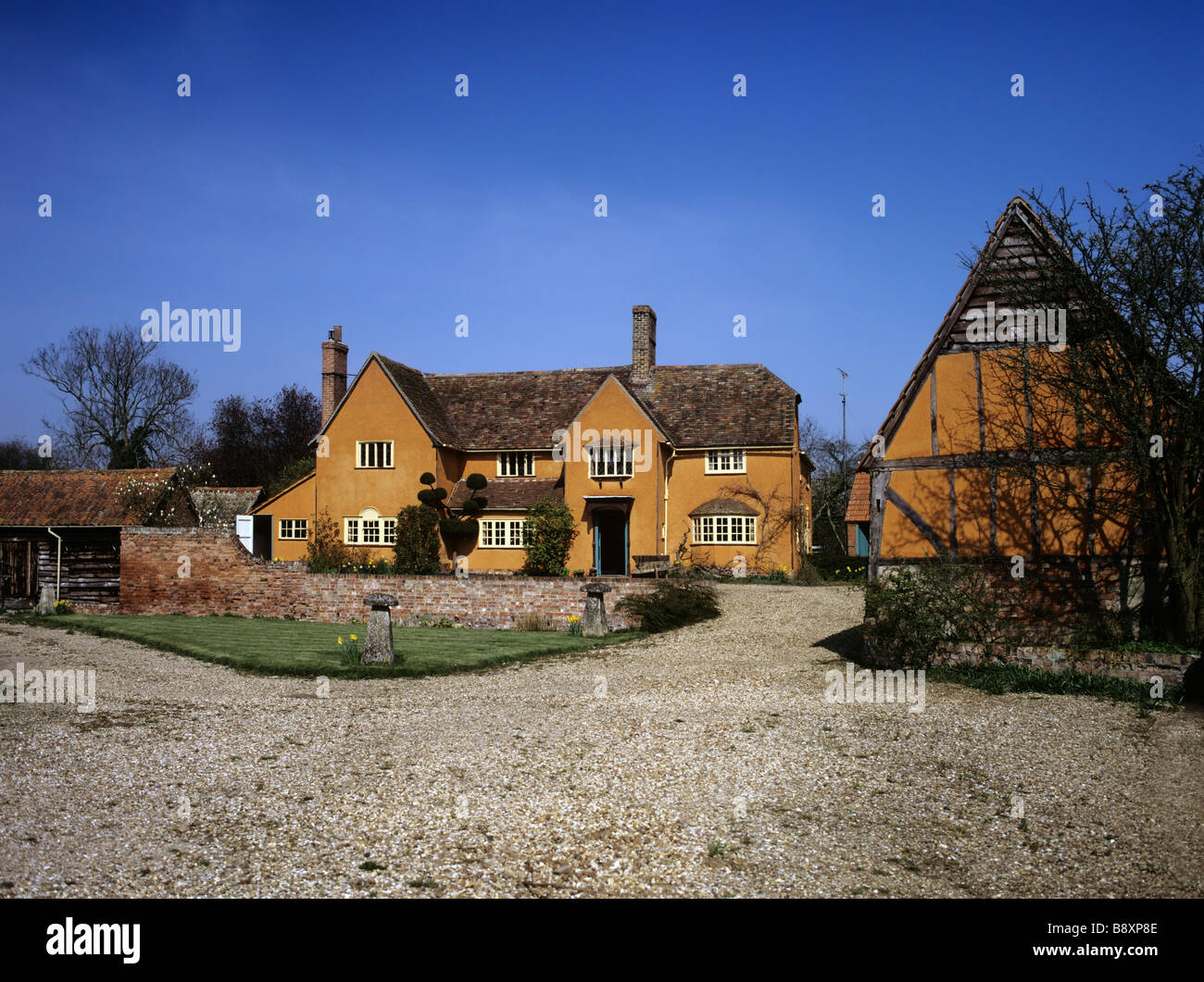 an old farmhouse in swineshead village bedfordshire Stock Photo Alamy