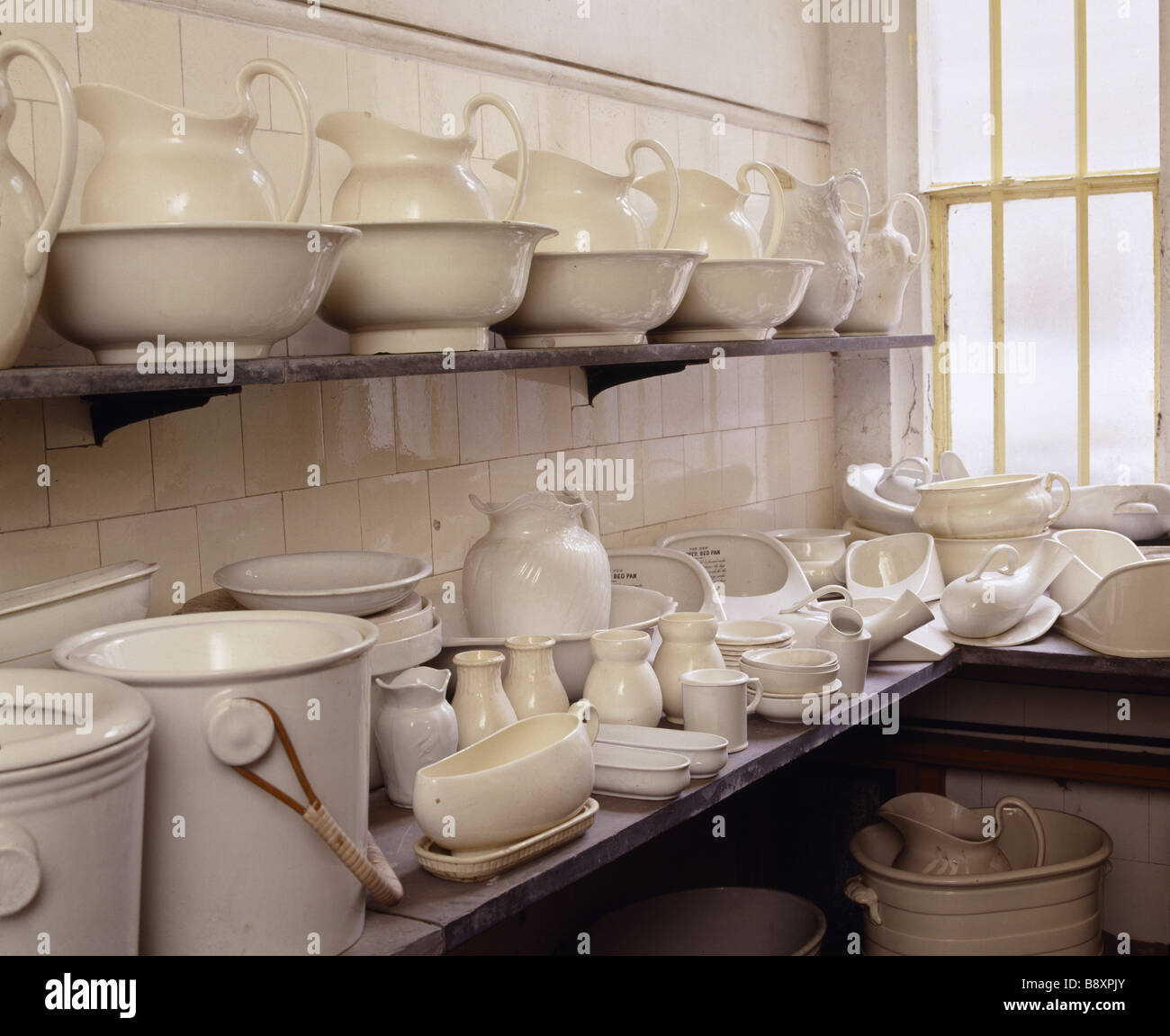 Chamber pots hires stock photography and images Alamy