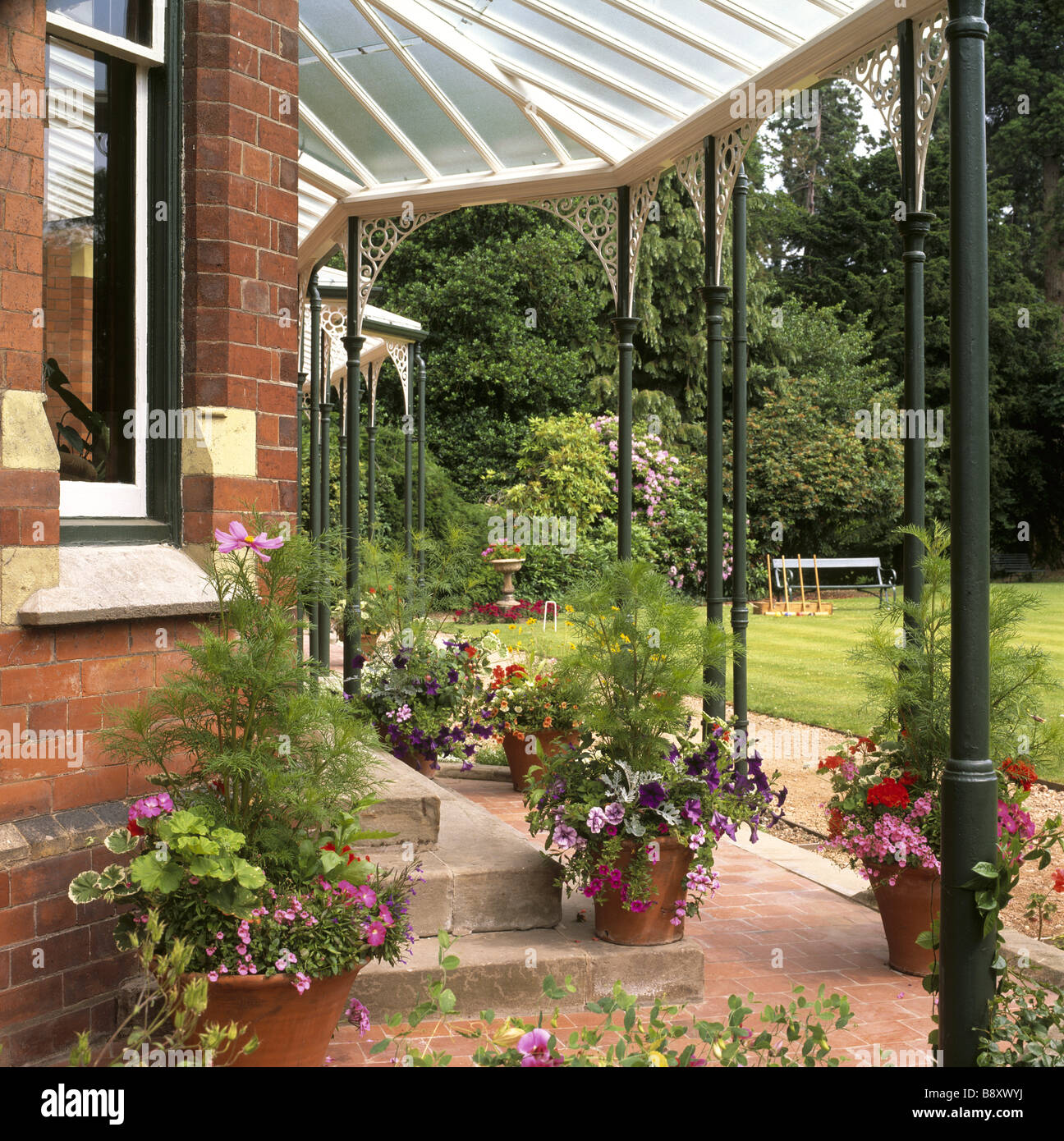 British middle class 19th century hi-res stock photography and images ...