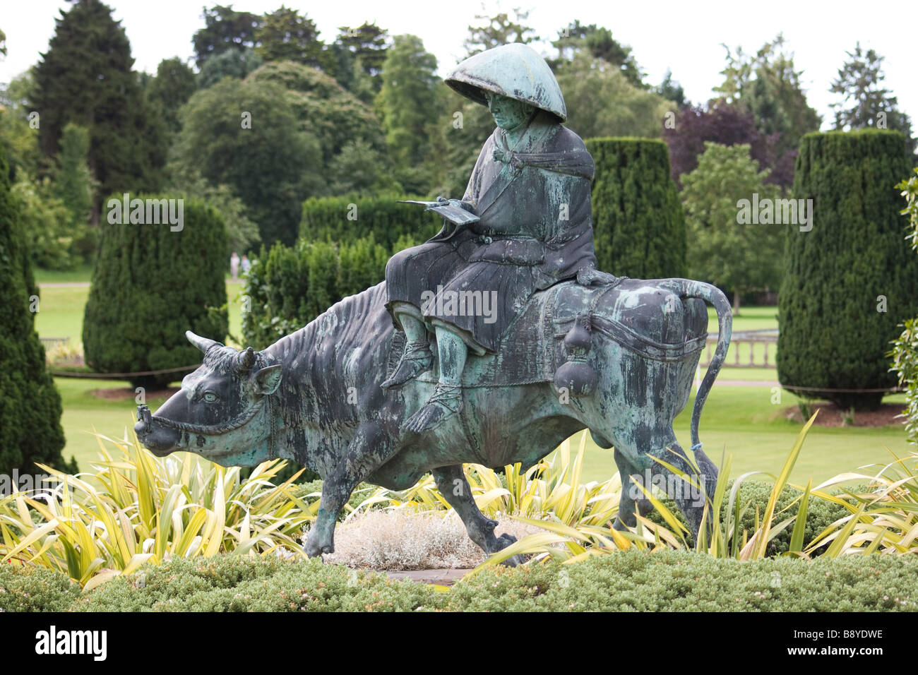 Statue Dyffryn Gardens Stock Photo - Alamy