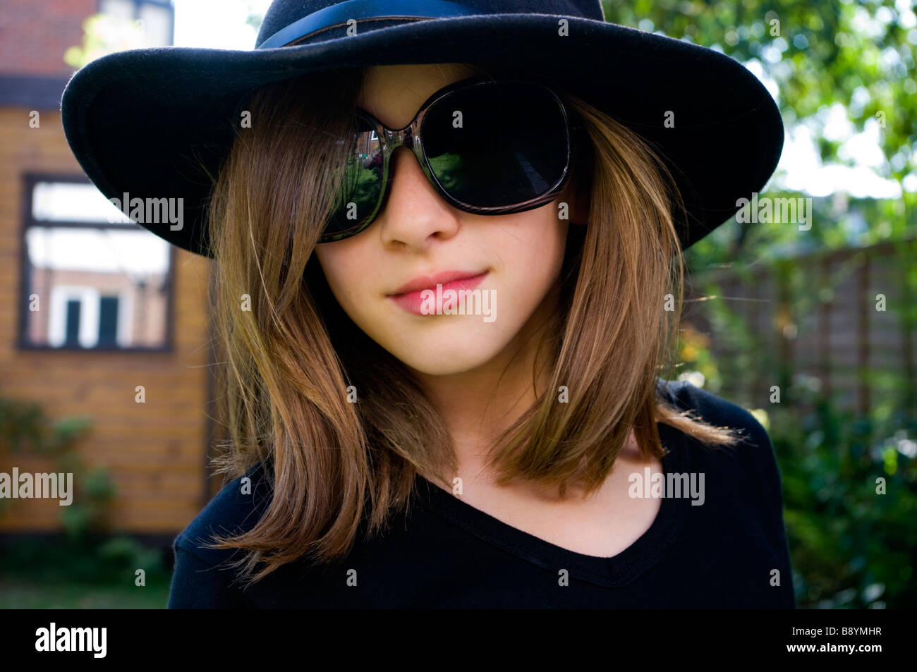 Black western hat hi-res stock photography and images - Alamy