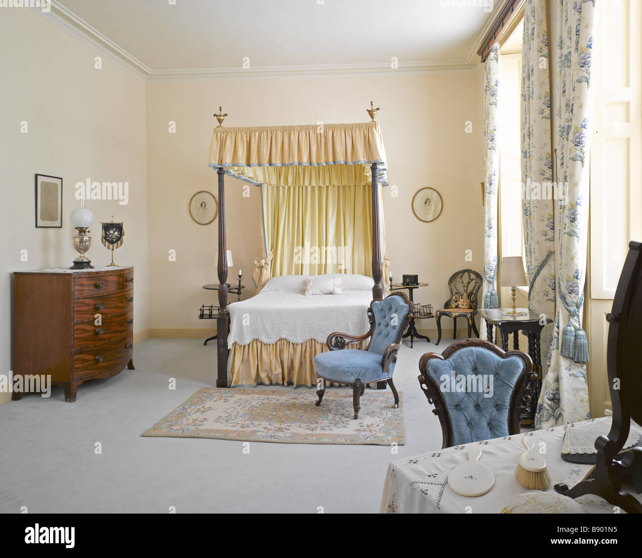 The Victorian Bedroom at Melford Hall Stock Photo Alamy