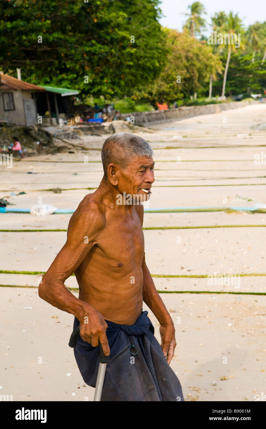 Thai Naked Old Man