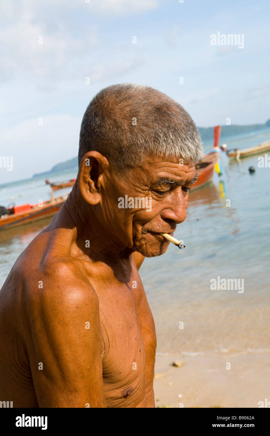 Thai Naked Old Man