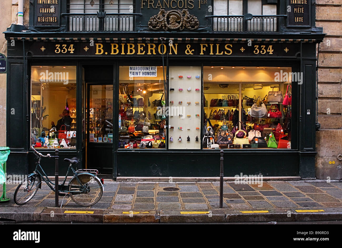 Rue st honore paris hi-res stock photography and images - Alamy