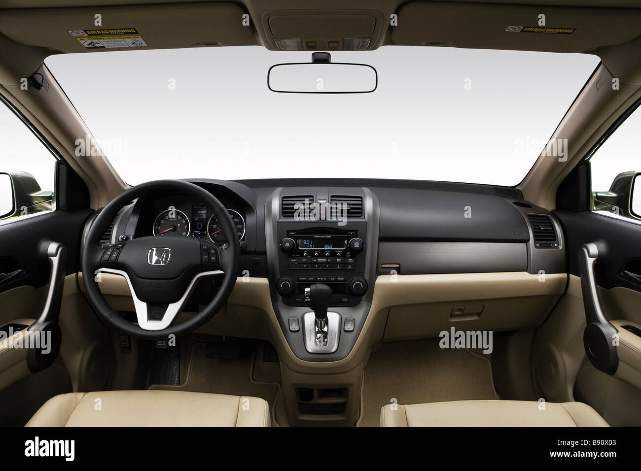 2009 Honda CR-V EX-L in Green - Dashboard, center console, gear shifter  view Stock Photo - Alamy