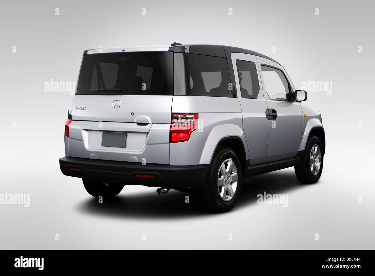 2009 Honda Element Ex In Silver Rear Angle View Stock Photo Alamy