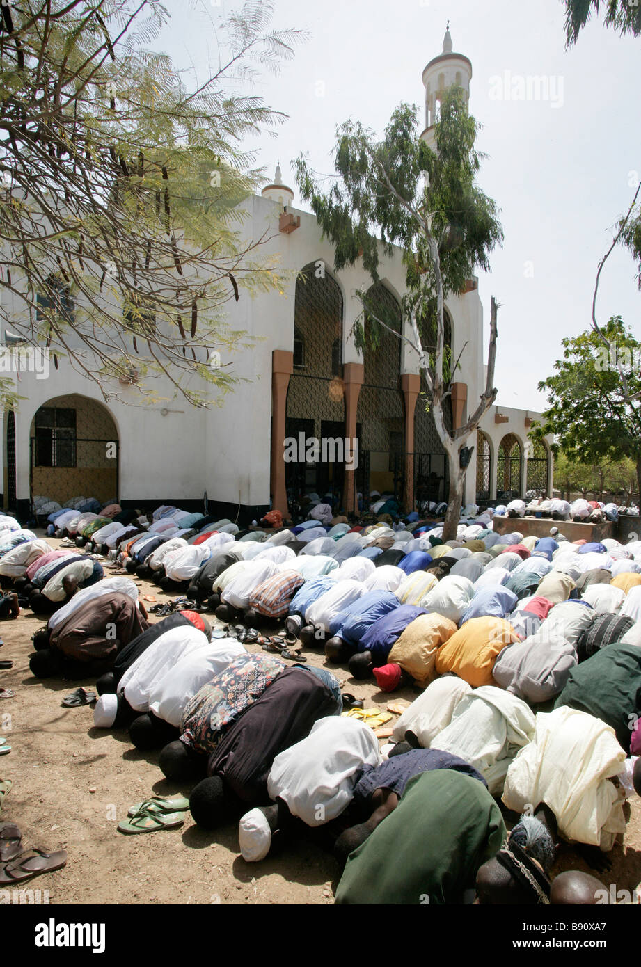 Nigeria: Muslim Friday prayer in front of the mosque of Wase/Nigeria Stock Photo