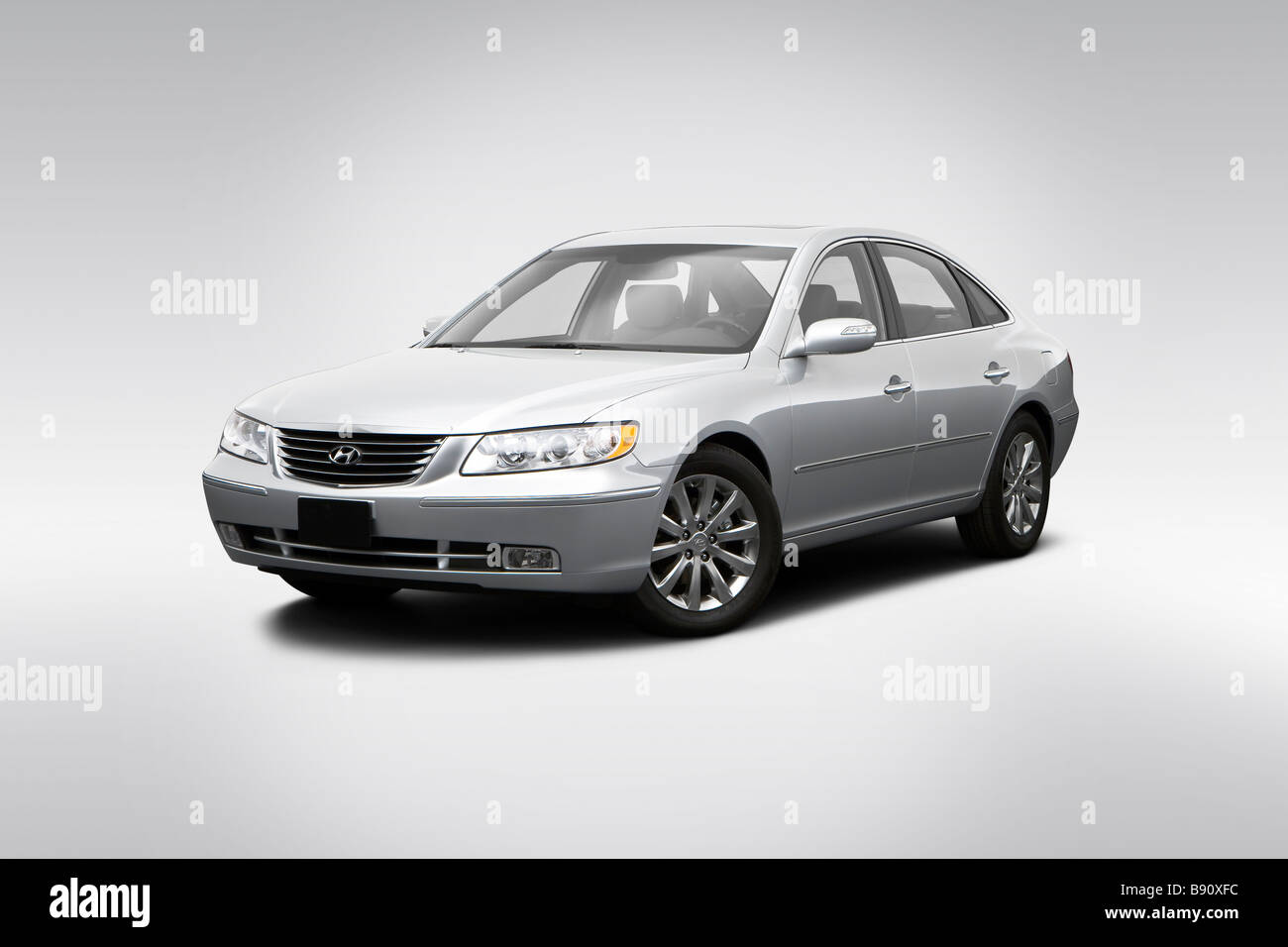 Hyundai Azera High Resolution Stock Photography and Images - Alamy