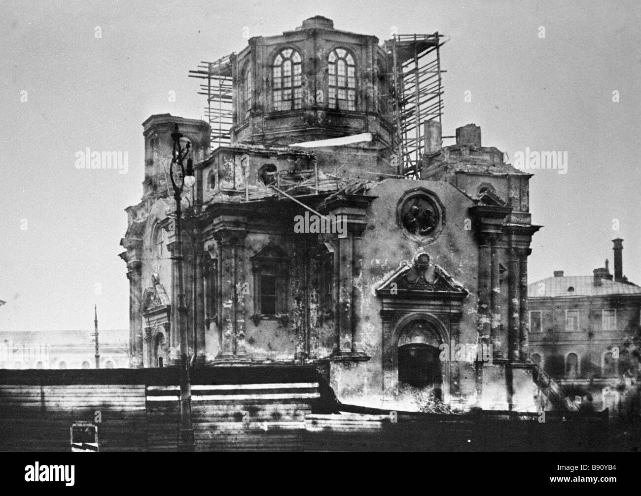Церковь после революции. Разрушенные храмы России после революции. Разрушенный большевиками храм Минусинске.