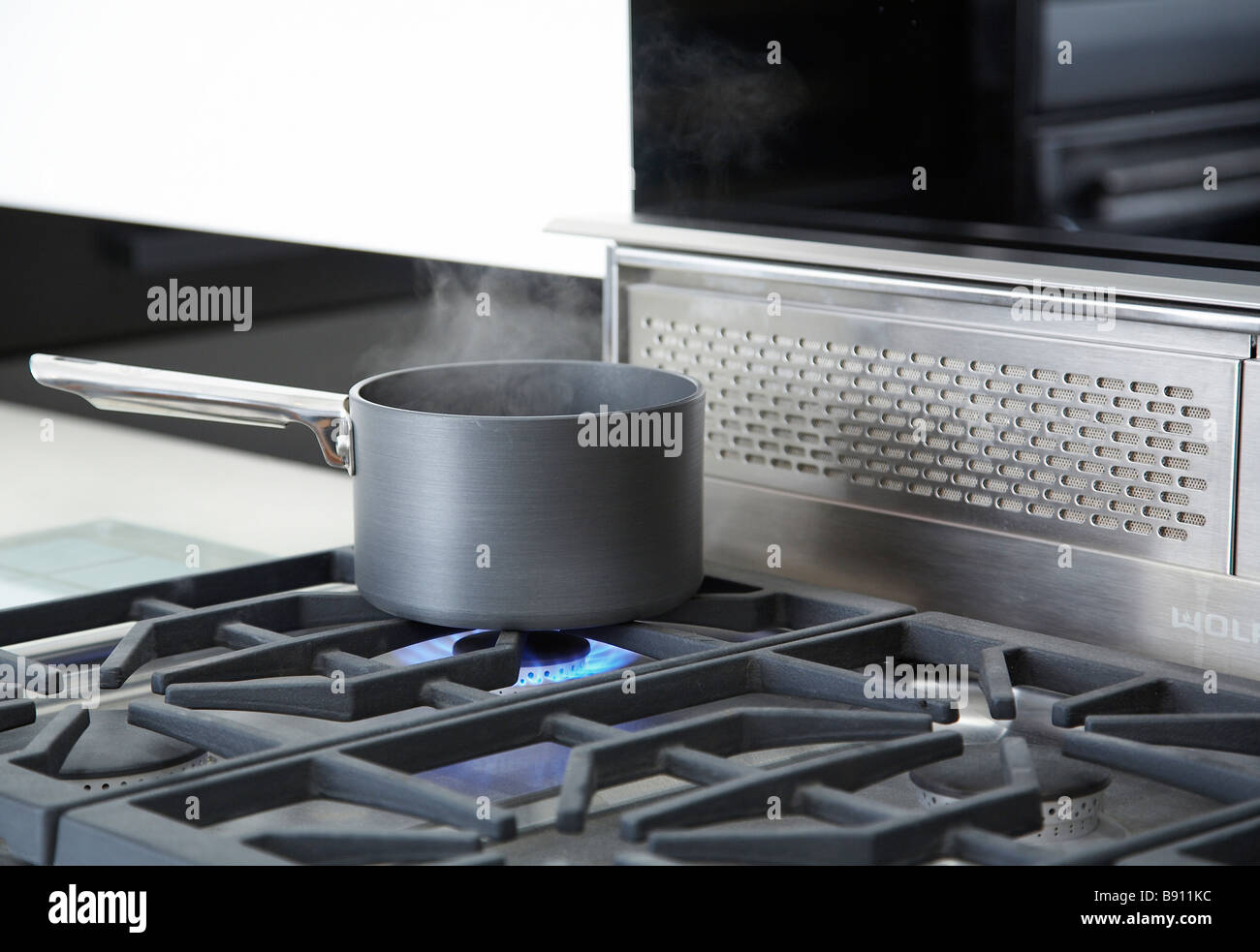 Saucepan of boiling water hires stock photography and images Alamy