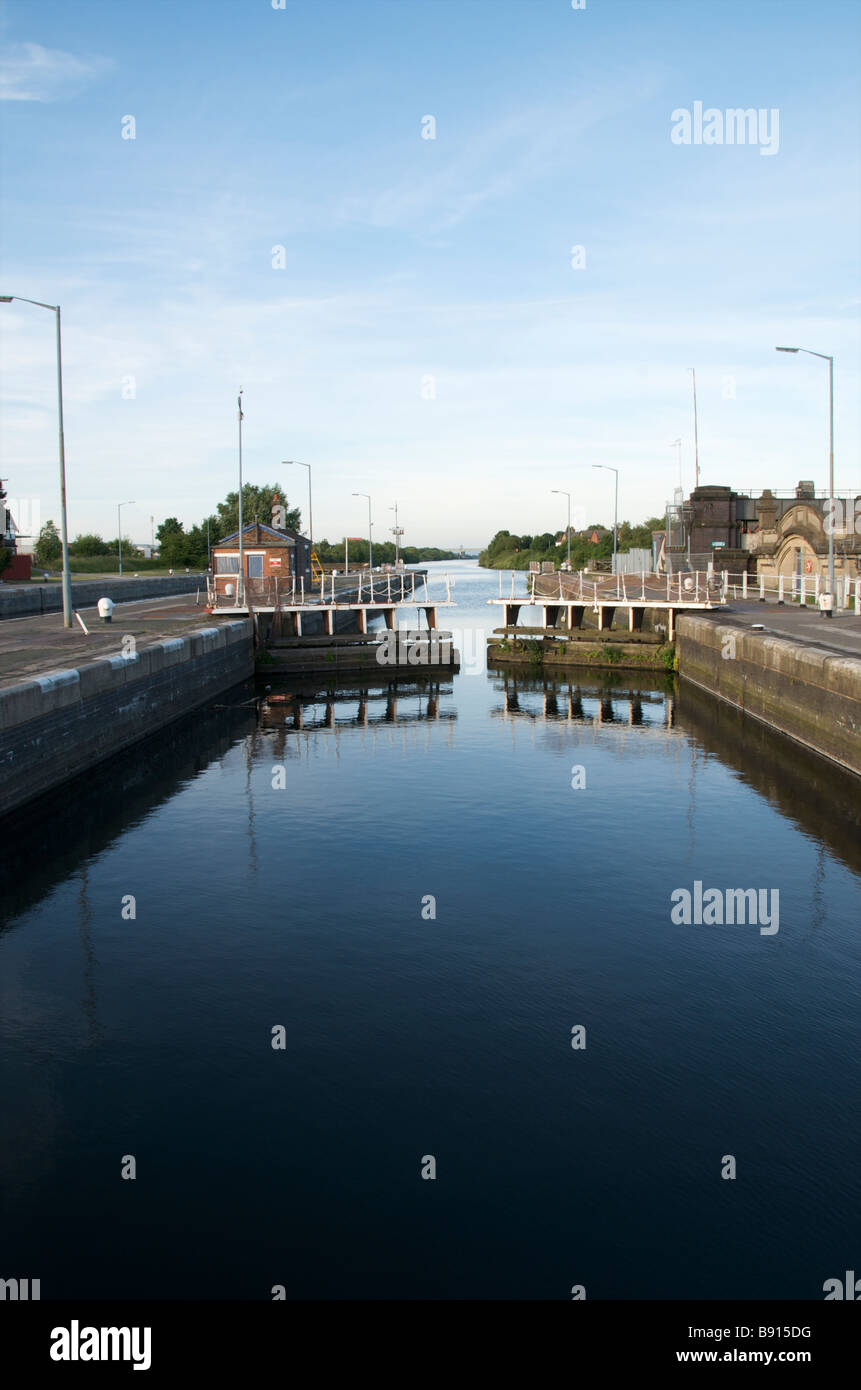 Manchester ship canal hires stock photography and images Alamy